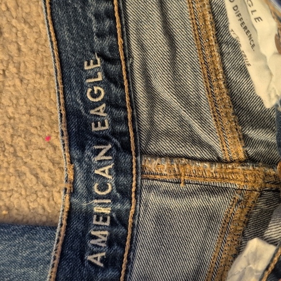 American Eagle Outfitters 90s Boyfriend Jeans Size 4 Long - Picture 2 of 9
